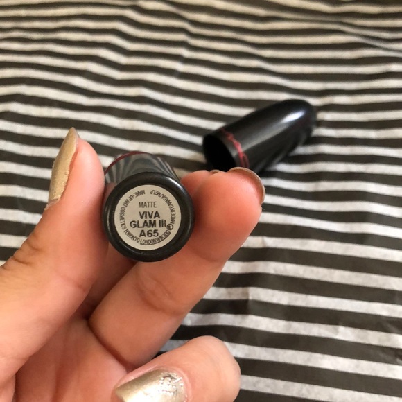 Mac lipstick - Picture 3 of 3